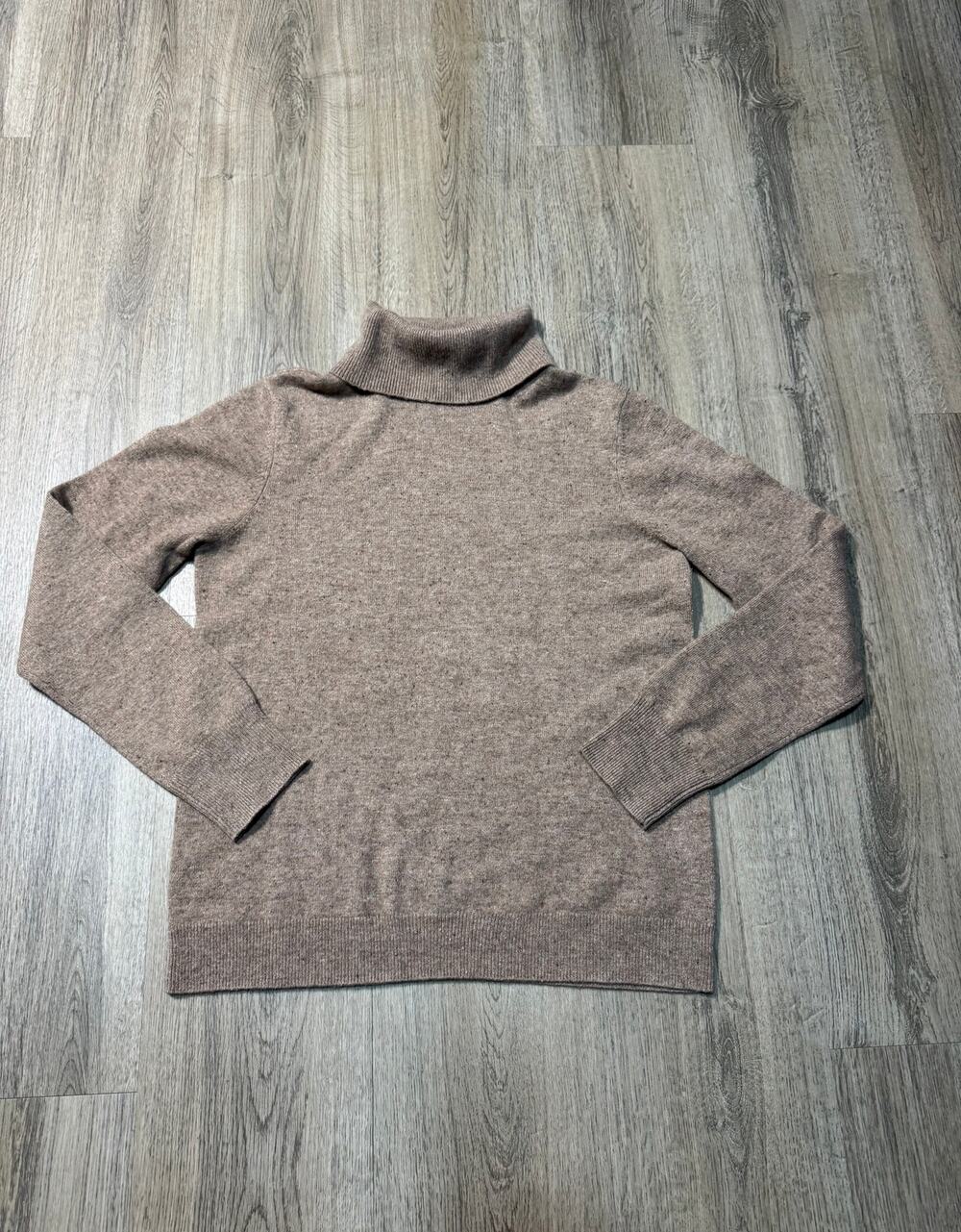 Orvis Women's Cashmere Taupe Turtleneck Sweater